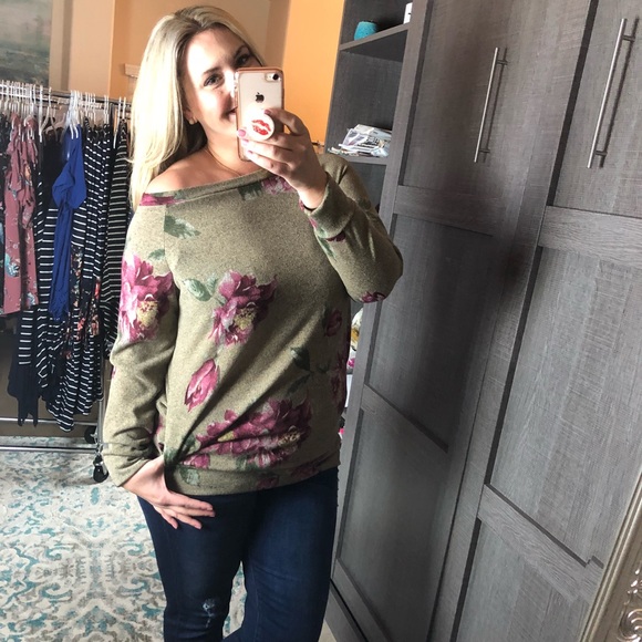 Last 1! SMALL Floral tunic with pockets - Picture 2 of 5